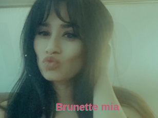 Brunette_mia