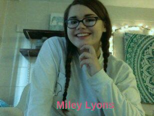 Miley_Lyons