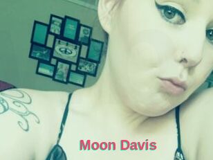 Moon_Davis